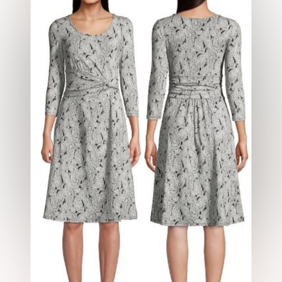 NEW-Lands' End Women 3/4 Sleeve Twist Front Fit and Flare Dress. Motif Paisley - Picture 1 of 5